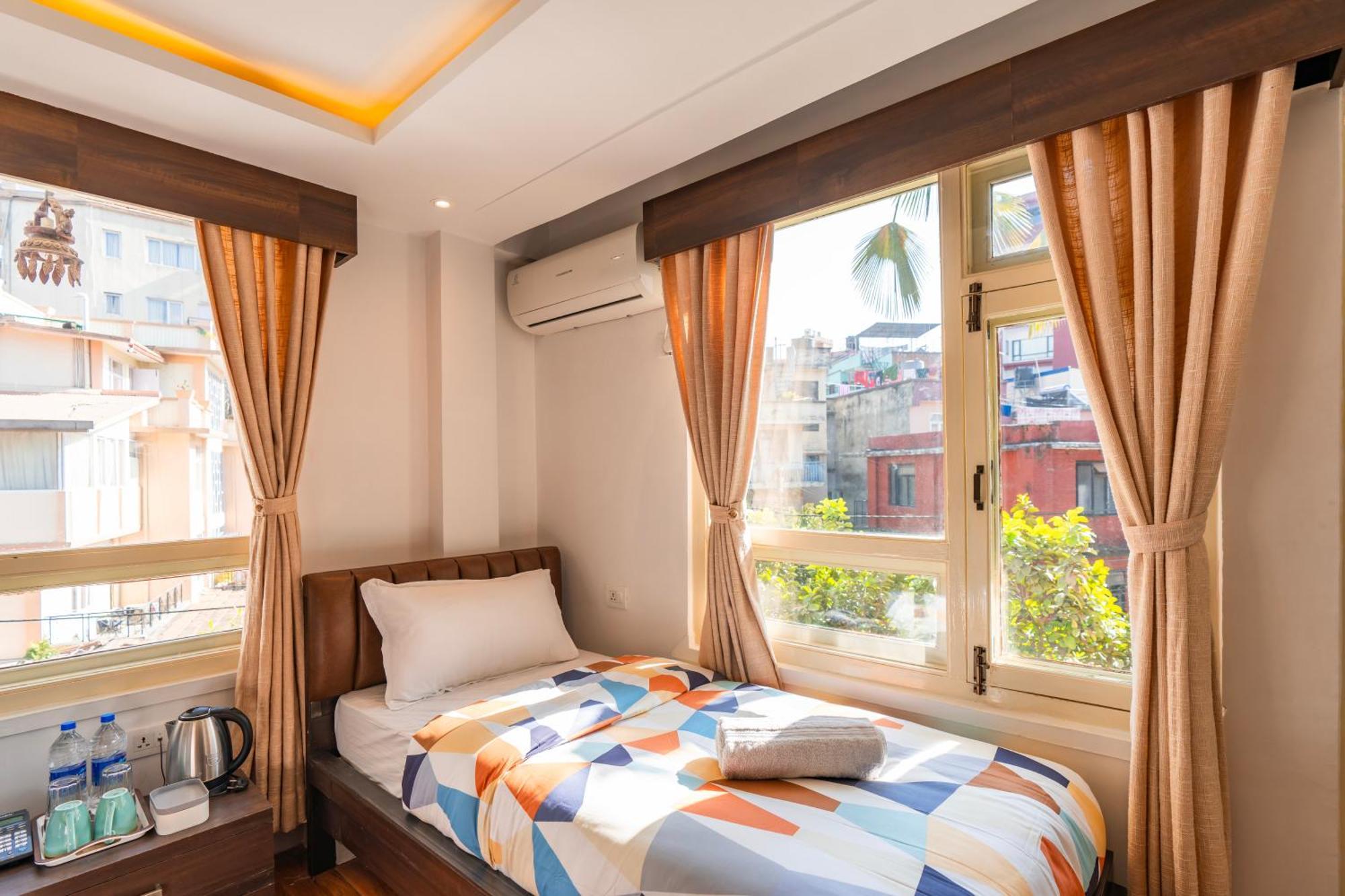 Flock Kathmandu Hostel Bagian luar foto